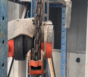 傳感器在爬架電動葫蘆提升爬架網時發揮了什么作用